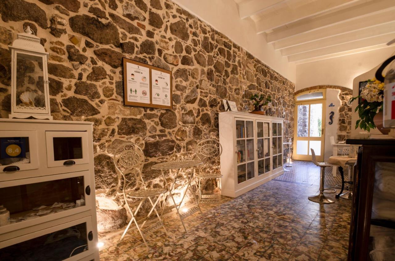 Bed and Breakfast Domo Sa Barra SantʼAntìoco Exterior foto